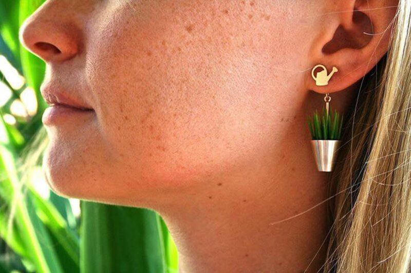 Boucles d'oreilles herbe et abeille