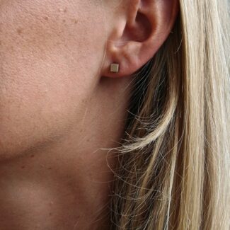 Boucles d'oreilles puces Cube