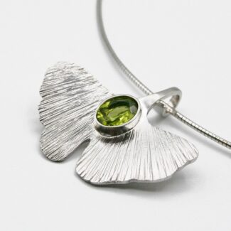 Collier Ginkgo argent et péridot