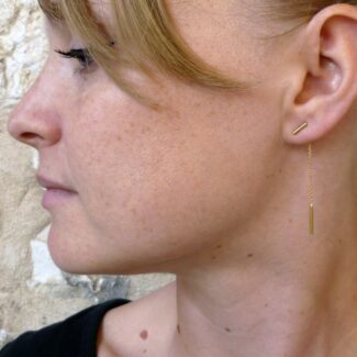 Boucles d'oreilles fines et élégantes dorées